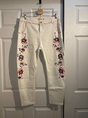 Desigual white floral embroidered jeans, size 34 (equiv. US L-XL)